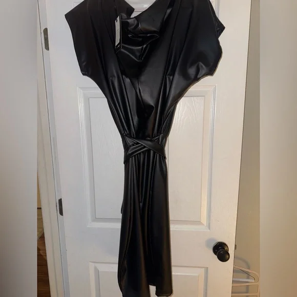 Fashion Nova Off the Shoulder Faux Leather dress  Sz 1X - Picture 8 of 9